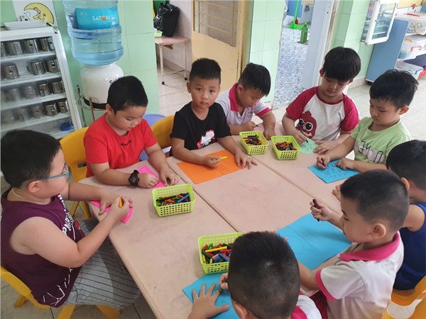 BÉ LÀM THIỆP  NGÀY CỦA CHA  LỚP CHỒI 2